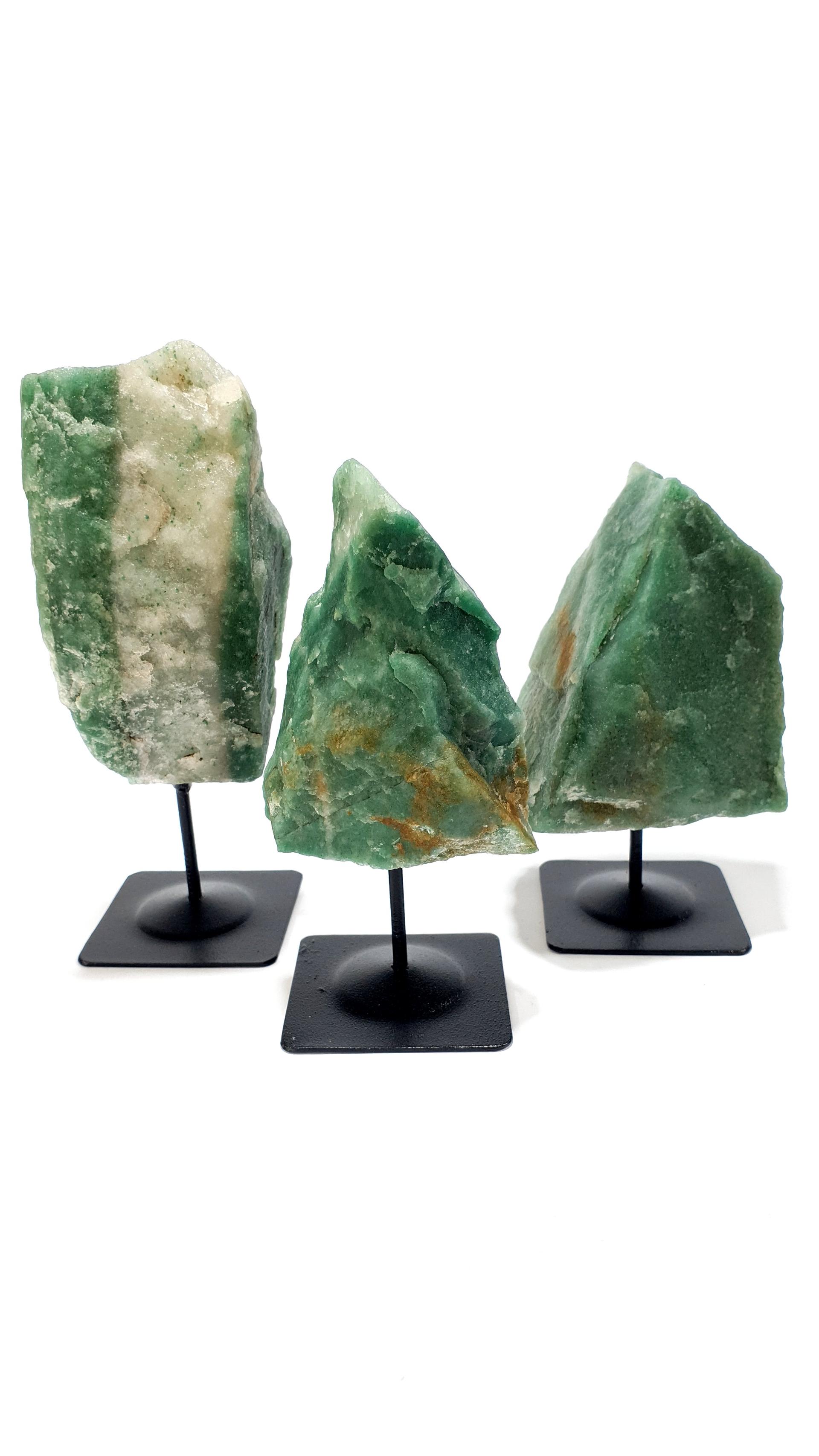 Quartzo Verde Natural com Base de Metal — Bruto